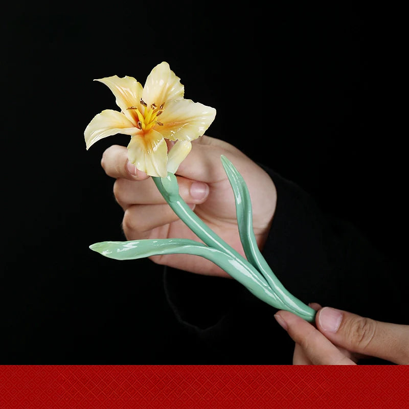 Handmade ceramic hand-squeezed mother Flower Piece Home Tenant Tea room desktop Craft Product