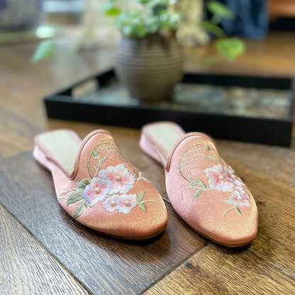 Old Beijing cloth shoes women's flat heel bottom ancient bag flower slippers sound non-slip half drag ancient cheongsam shoes women