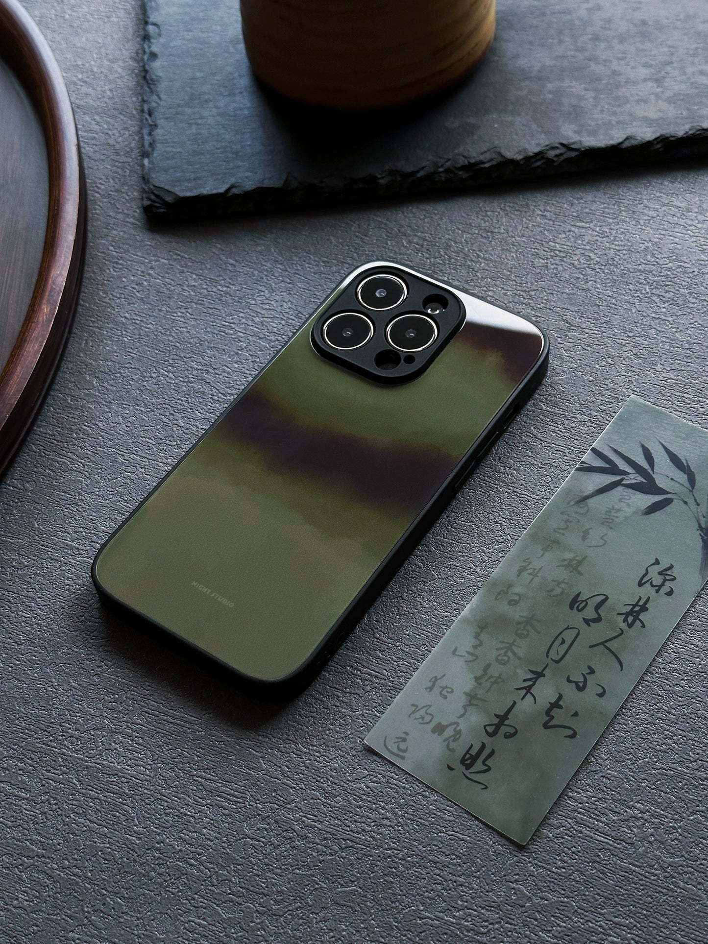 Night Studio Simple Black and Green Thin Phone Case