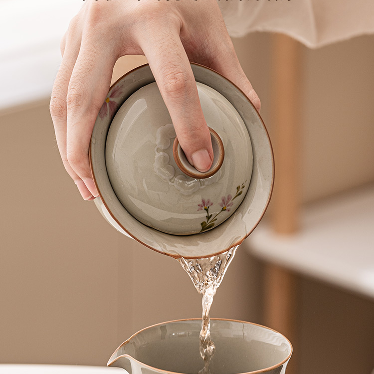 Hand-Painted Grass Gray Daisy Gaiwan