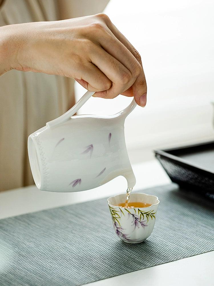 Hand + Wisteria Flower + Ear Fair Cup Ceramic Tea Leak Cup Male Cup Household Tea Sea Kung Fu Tea Set Accessories