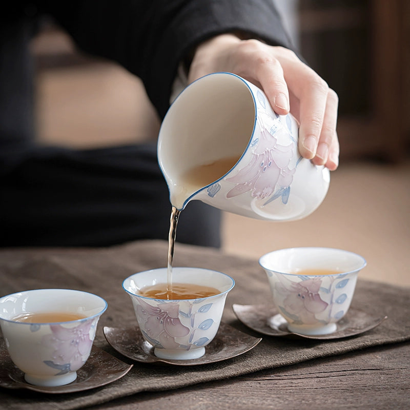 Hand lily fair cup ceramic fair share tea set jade mud porcelain pouring tea cup household kung fu tea set accessories