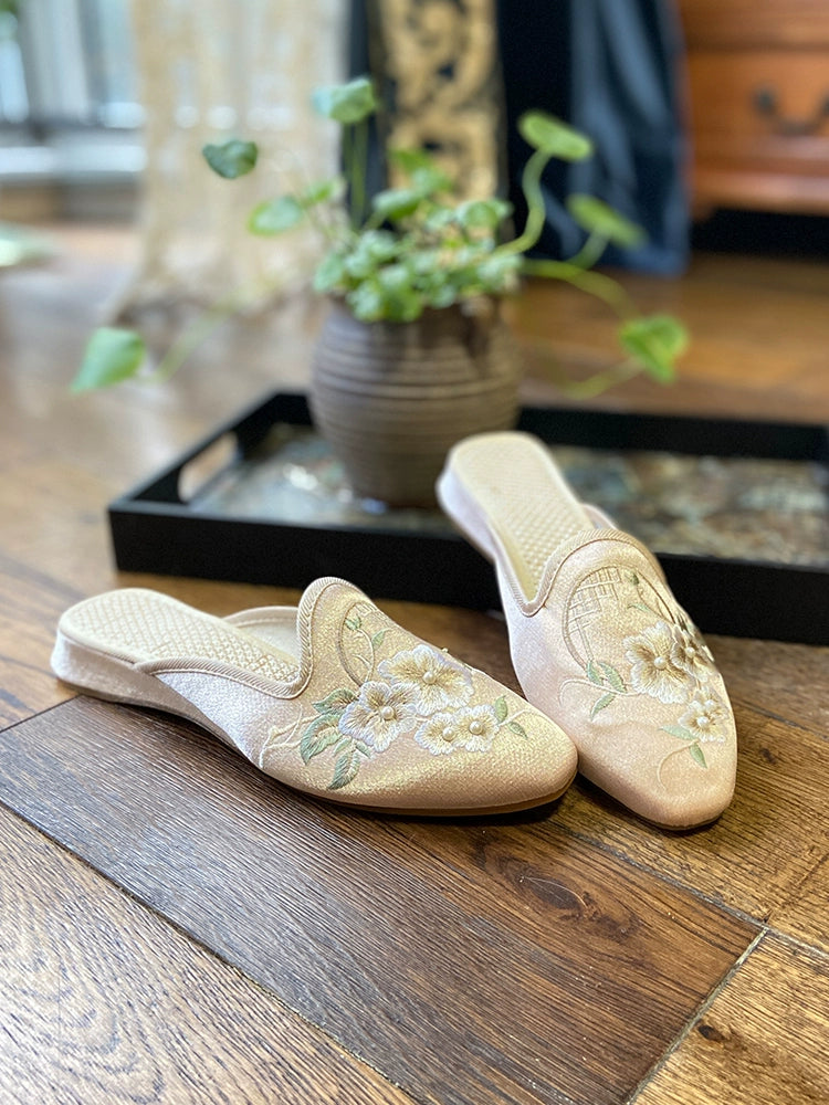 Old Beijing cloth shoes women's flat heel bottom ancient bag flower slippers sound non-slip half drag ancient cheongsam shoes women