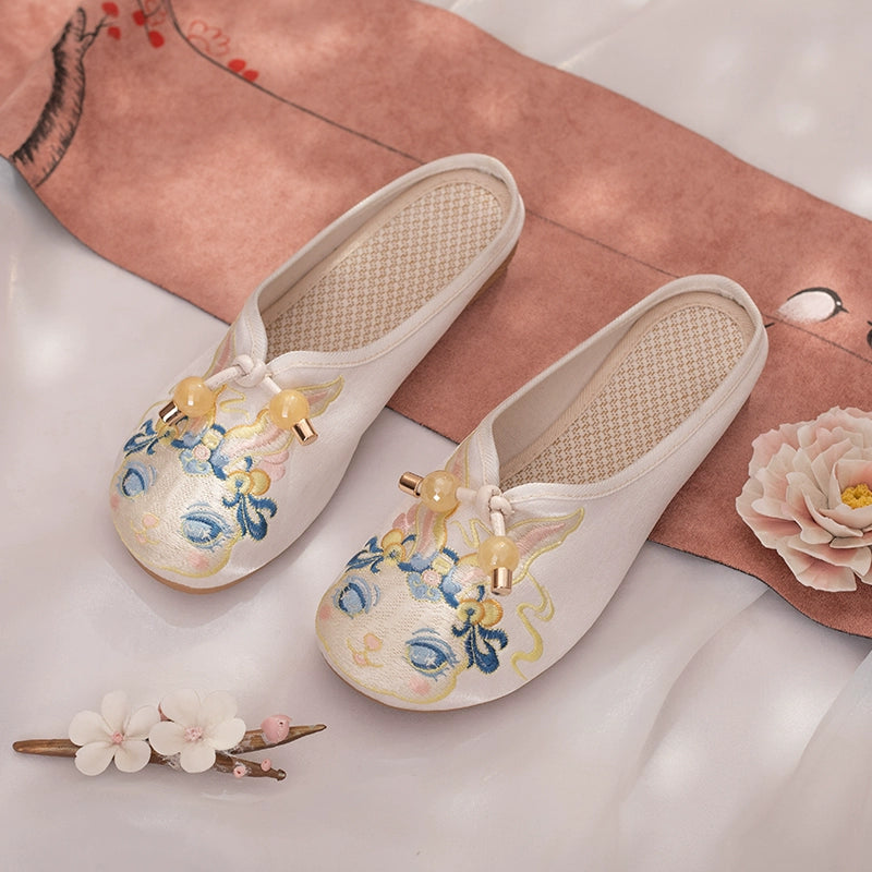 Flower shoes, morning robe shoes, white cheongsam shoes, pearl cloth shoes, and shoes for summer wear