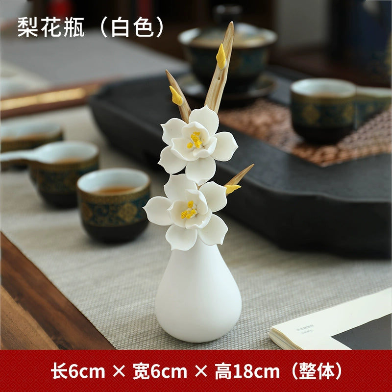 New Chinese-style ceramic handmade plum blossom vase, desktop design, guest flower arrangement, home furnishing, room design